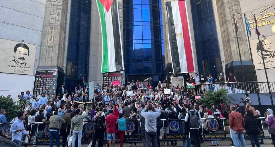 بعد ثلاثة أعوام من الملاحقات.. منظمات حقوقية تطالب بالإفراج عن جميع معتقلي 