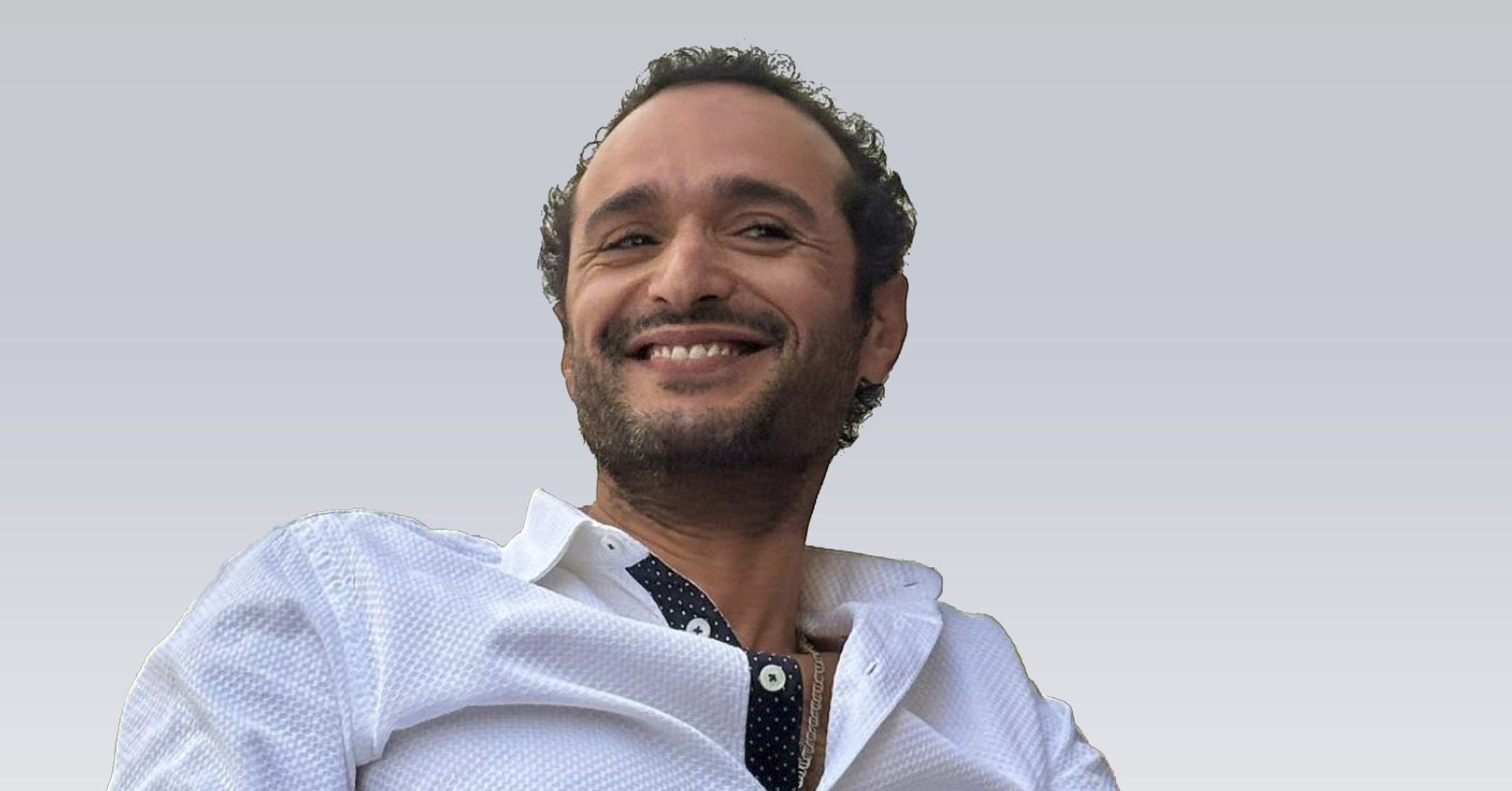 منظمات حقوقية تطالب بالإفراج الشرطي عن أحمد دومة لإتمامه نصف المدة باعتبارها آلية عملية لضمان حصوله على حريته المسلوبة بسبب تعبيره عن الرأي